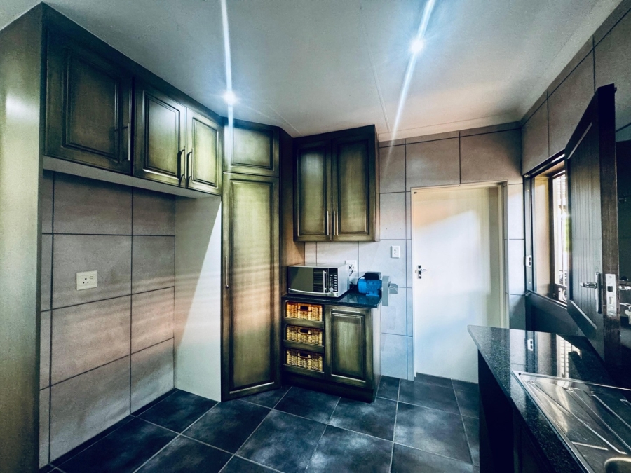 3 Bedroom Property for Sale in Waterkloof East North West